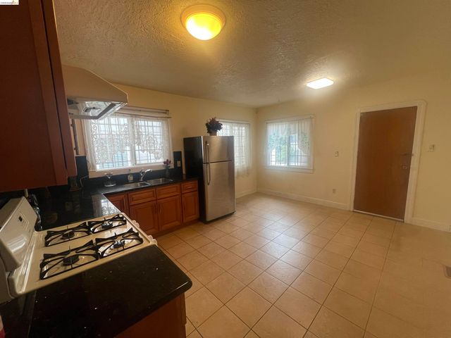 2209 E 22nd Street, Oakland, CA 94606