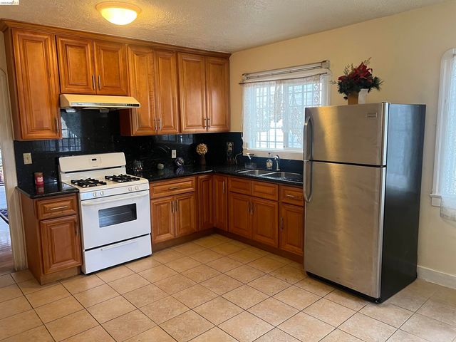 2209 E 22nd Street, Oakland, CA 94606