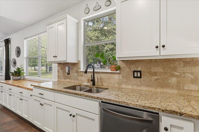 152 Keawakapu DR, Bastrop, TX 78602