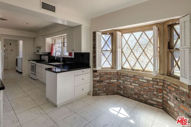 1110 Sutton Way, Beverly Hills, CA 90210