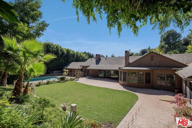 1110 Sutton Way, Beverly Hills, CA 90210