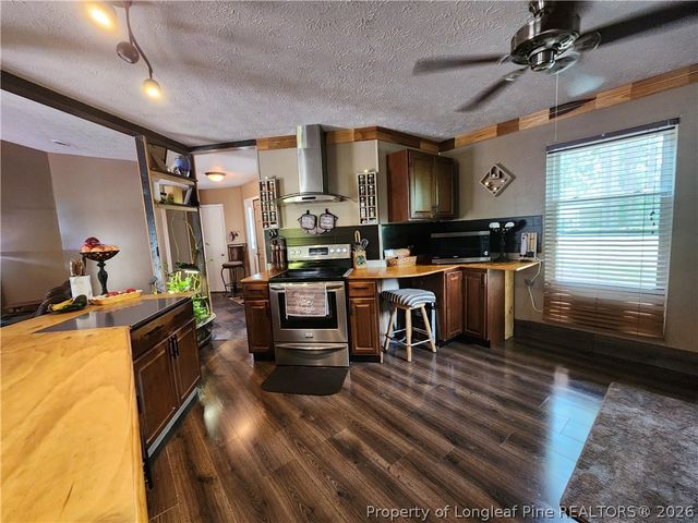 6804 Timbercroft Lane, Fayetteville, NC 28314