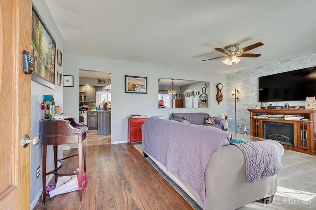 244 W Prescott Avenue W, Edison, NJ 08820