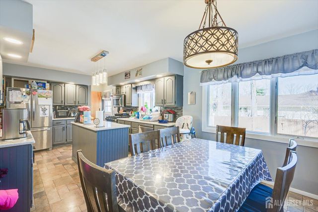 244 W Prescott Avenue W, Edison, NJ 08820