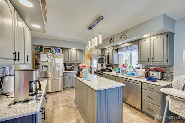 244 W Prescott Avenue W, Edison, NJ 08820