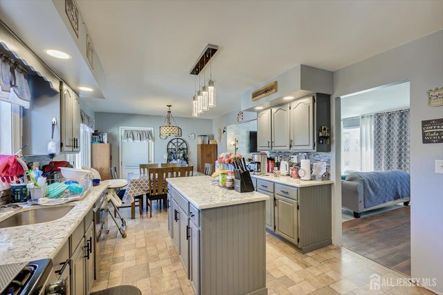 244 W Prescott Avenue W, Edison, NJ 08820