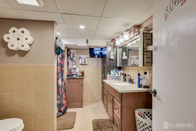 244 W Prescott Avenue W, Edison, NJ 08820