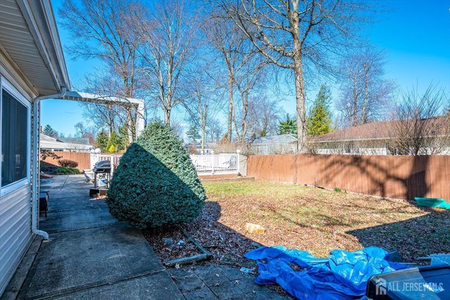 244 W Prescott Avenue W, Edison, NJ 08820