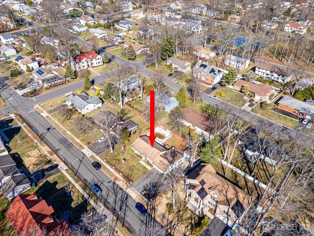 244 W Prescott Avenue W, Edison, NJ 08820