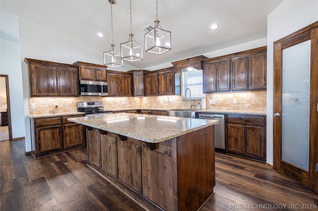 4555 Mayes, Sulphur, OK 73086