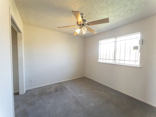 2907 Helmsley Drive, Pearland, TX 77584