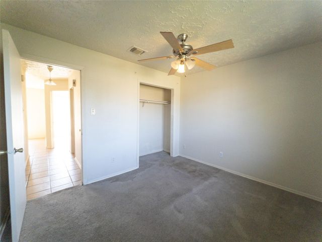 2907 Helmsley Drive, Pearland, TX 77584