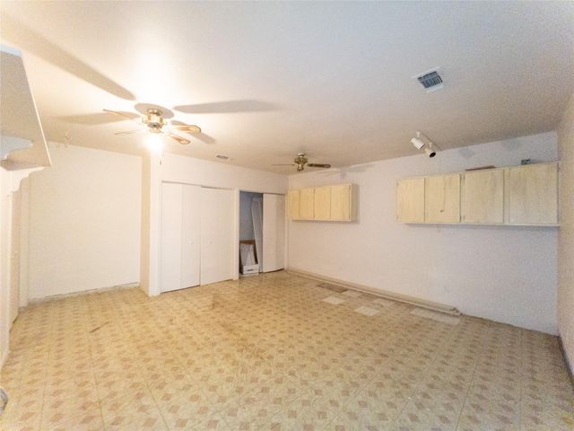 2907 Helmsley Drive, Pearland, TX 77584