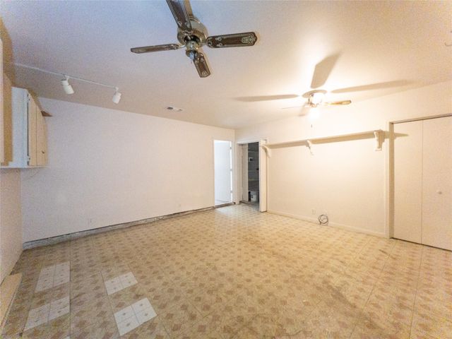 2907 Helmsley Drive, Pearland, TX 77584