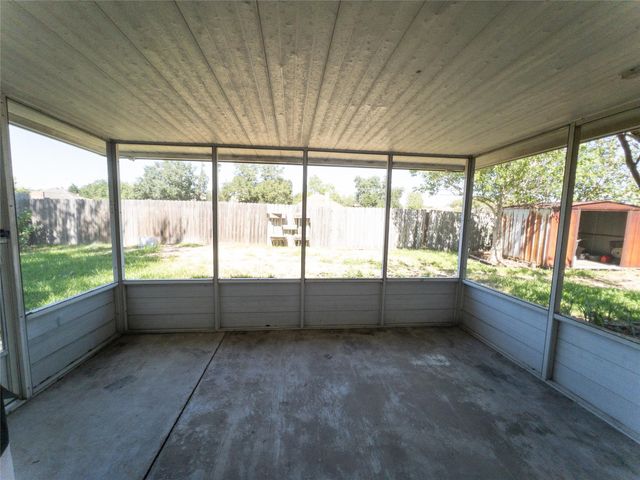 2907 Helmsley Drive, Pearland, TX 77584