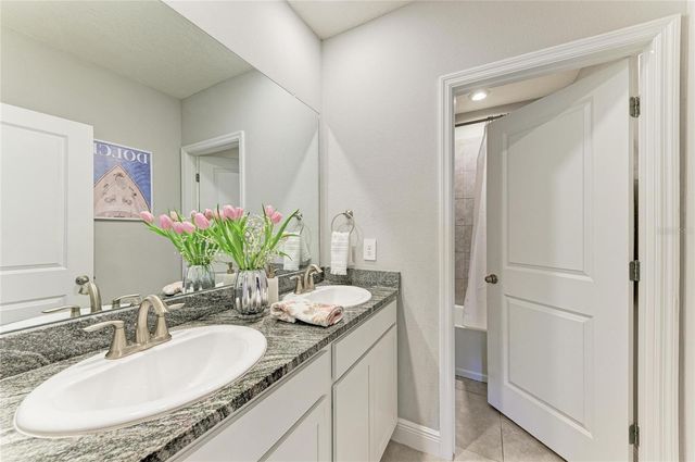 5238 GROVE MILL LOOP, Bradenton, FL 34211