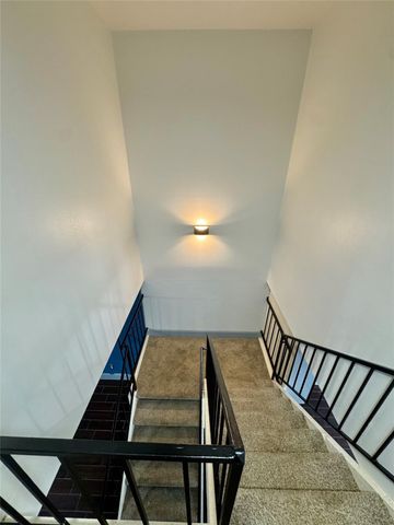 10010 Knoboak Drive 32, Houston, TX 77080