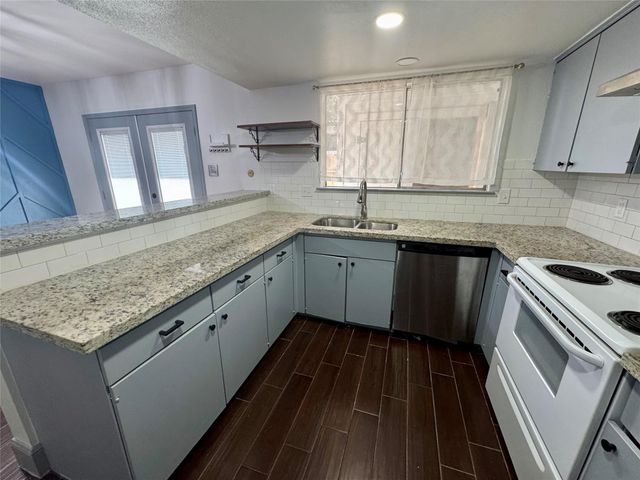 10010 Knoboak Drive 32, Houston, TX 77080