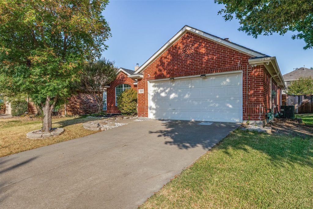 2529 Persimmon Drive, Little Elm, TX 75068 — photo 3