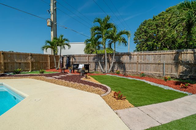 1416 W HARDEE Street, Lantana, FL 33462