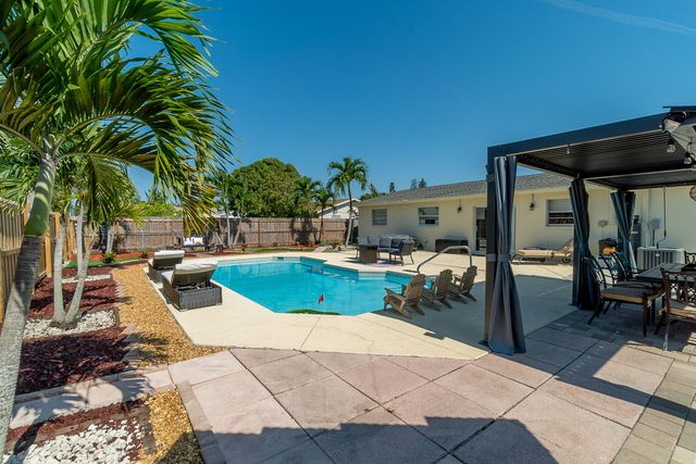 1416 W HARDEE Street, Lantana, FL 33462