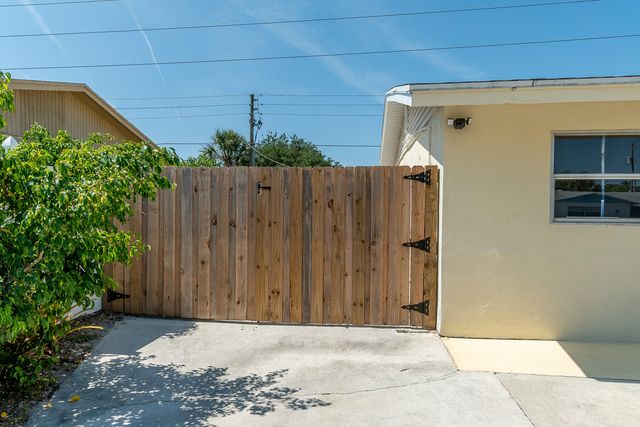 1416 W HARDEE Street, Lantana, FL 33462