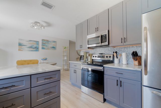 1416 W HARDEE Street, Lantana, FL 33462