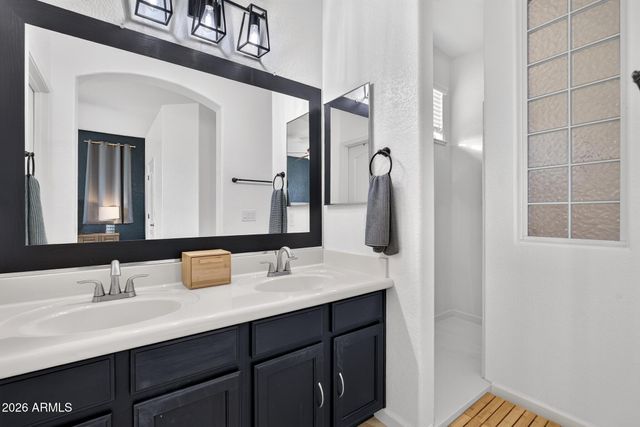 3634 E SUNDANCE Avenue E, Gilbert, AZ 85297