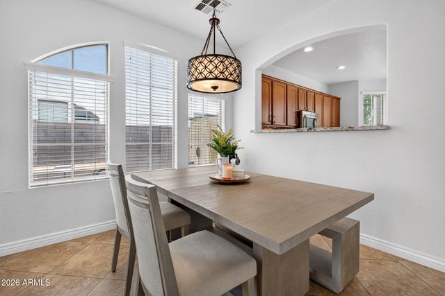 3634 E SUNDANCE Avenue E, Gilbert, AZ 85297