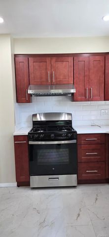 164 84 Ave, Jamaica Hills, NY 11432