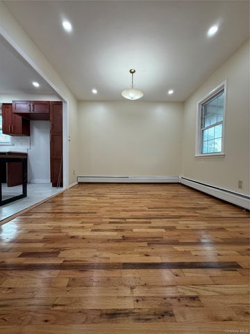 164 84 Ave, Jamaica Hills, NY 11432