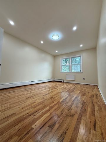164 84 Ave, Jamaica Hills, NY 11432
