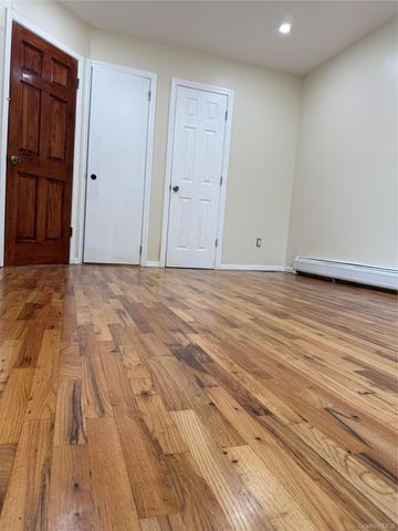 164 84 Ave, Jamaica Hills, NY 11432