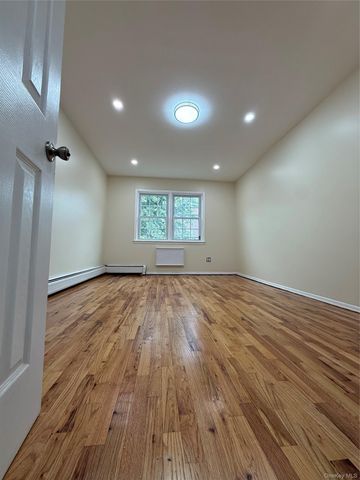 164 84 Ave, Jamaica Hills, NY 11432