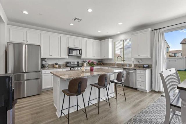 34105 Big Sur Drive, Murrieta, CA 92563