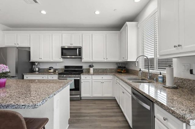 34105 Big Sur Drive, Murrieta, CA 92563