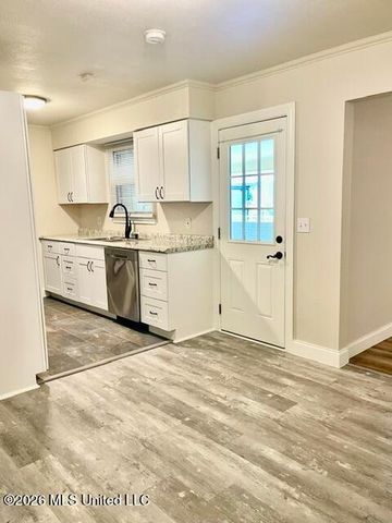 38 31st Street, Gulfport, MS 39507