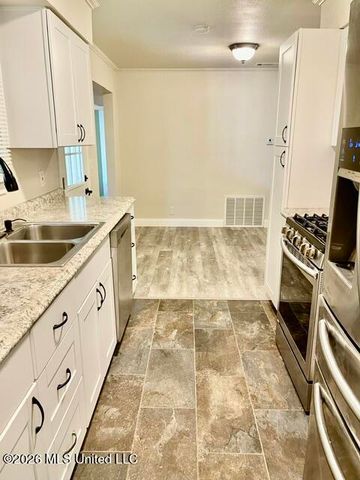 38 31st Street, Gulfport, MS 39507
