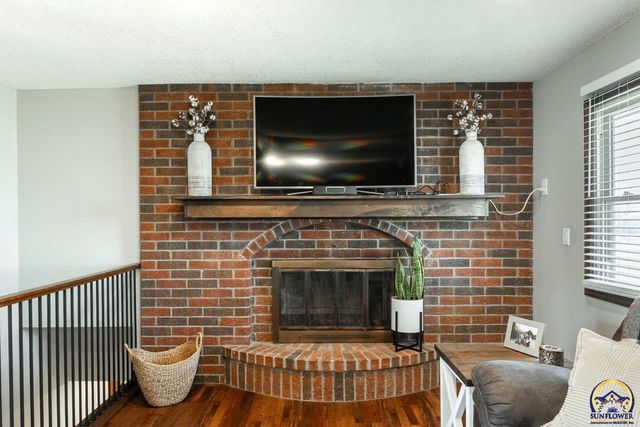 5130 NW Kendall DR, Topeka, KS 66618