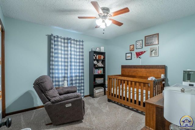 5130 NW Kendall DR, Topeka, KS 66618