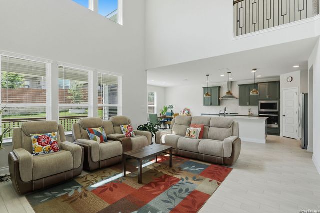 2115 Knippa, San Antonio, TX 78253
