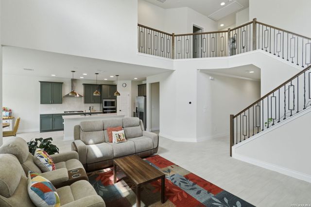 2115 Knippa, San Antonio, TX 78253