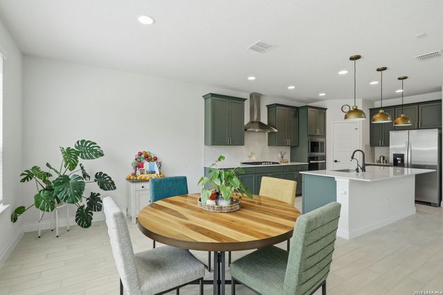 2115 Knippa, San Antonio, TX 78253