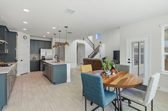 2115 Knippa, San Antonio, TX 78253
