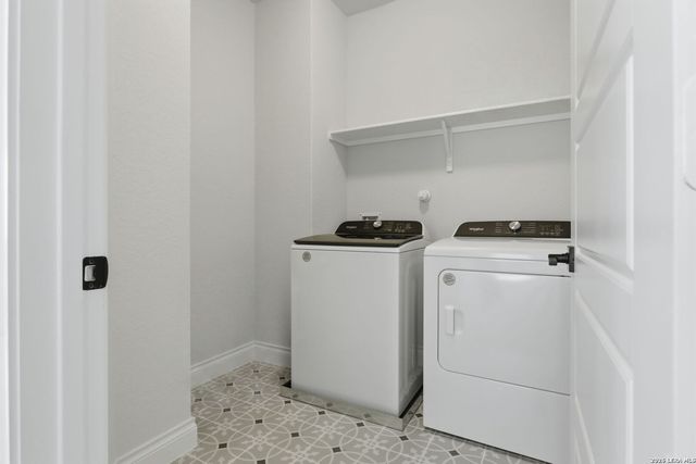 2115 Knippa, San Antonio, TX 78253