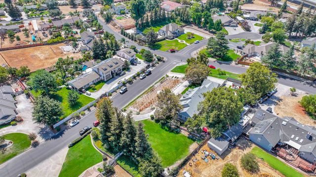 51 Cunha Ct, Oakley, CA 94561