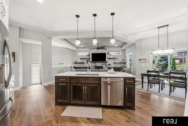 21803 I Street, Omaha, NE 68022