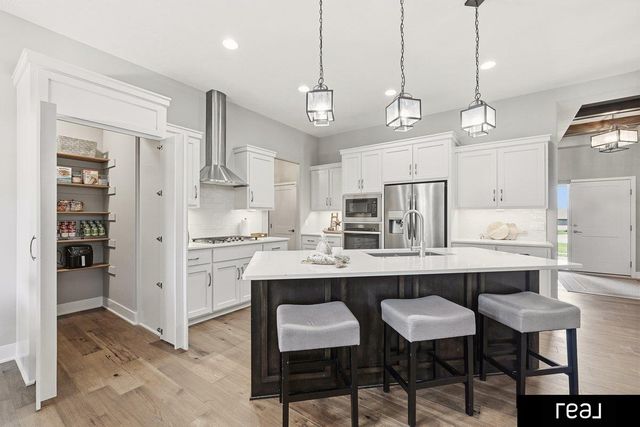 21803 I Street, Omaha, NE 68022