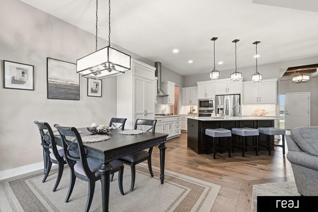 21803 I Street, Omaha, NE 68022