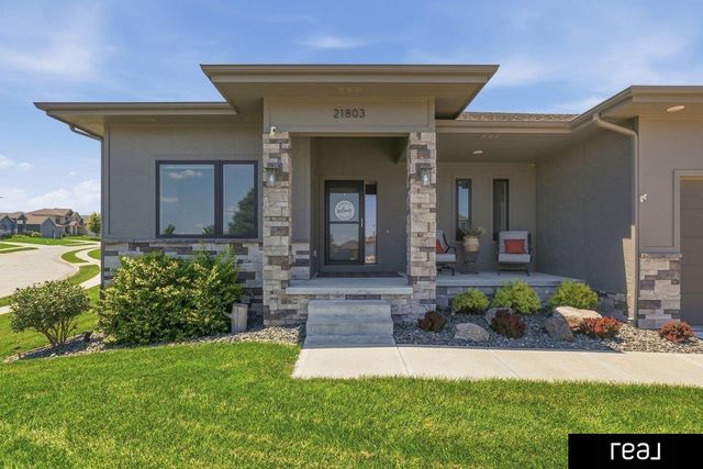 21803 I Street, Omaha, NE 68022